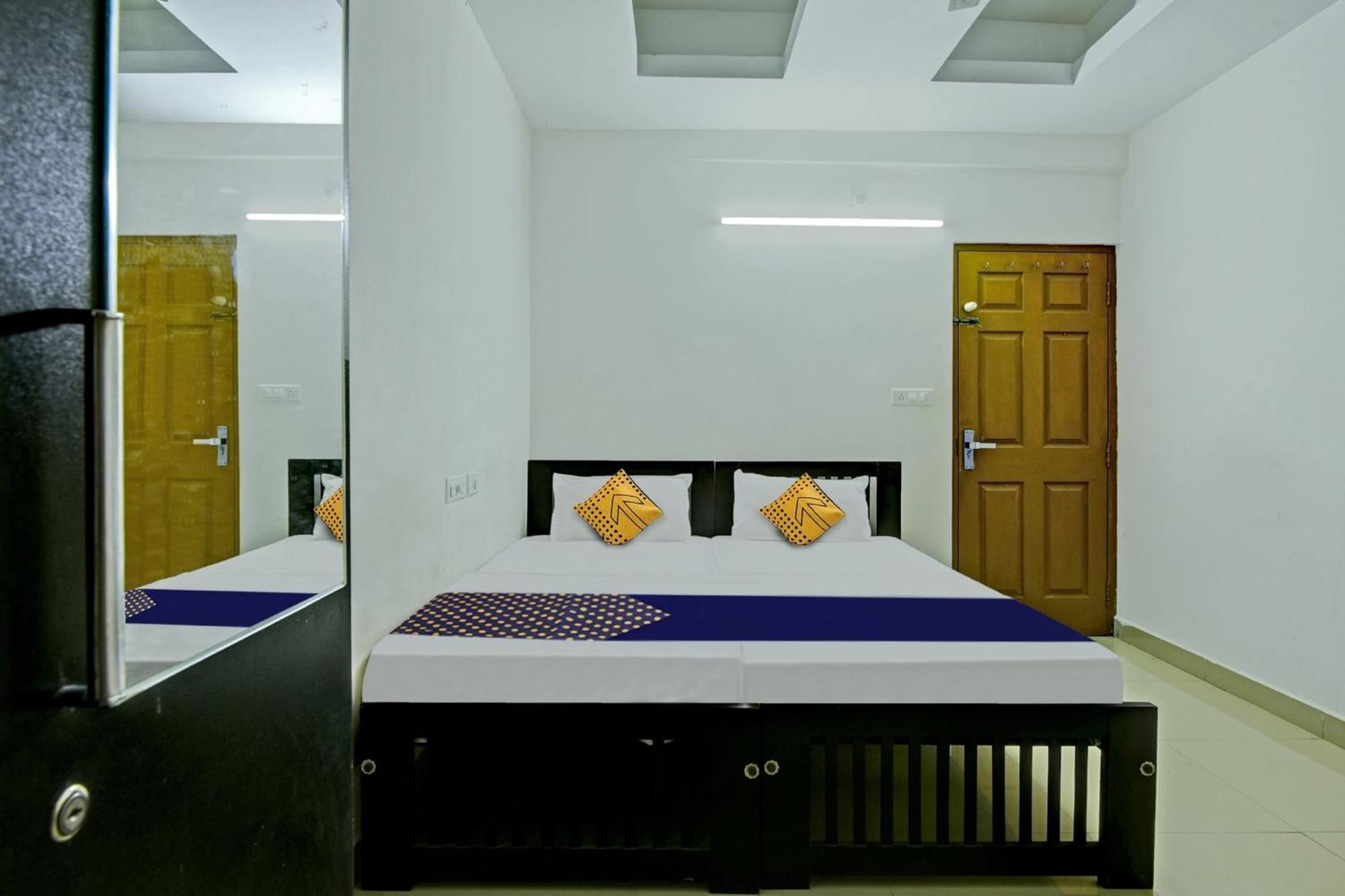 Hotel O Royal Residency Erattupetta Extérieur photo