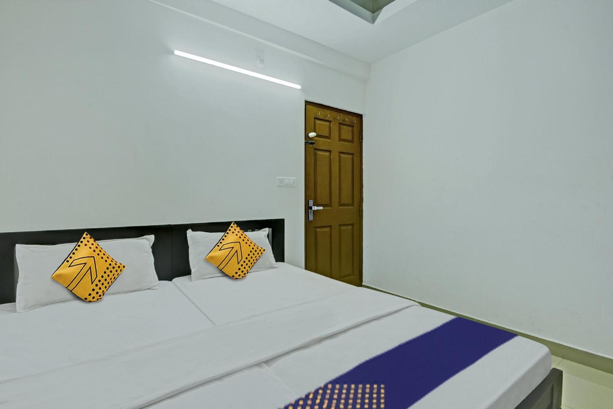 Hotel O Royal Residency Erattupetta Extérieur photo